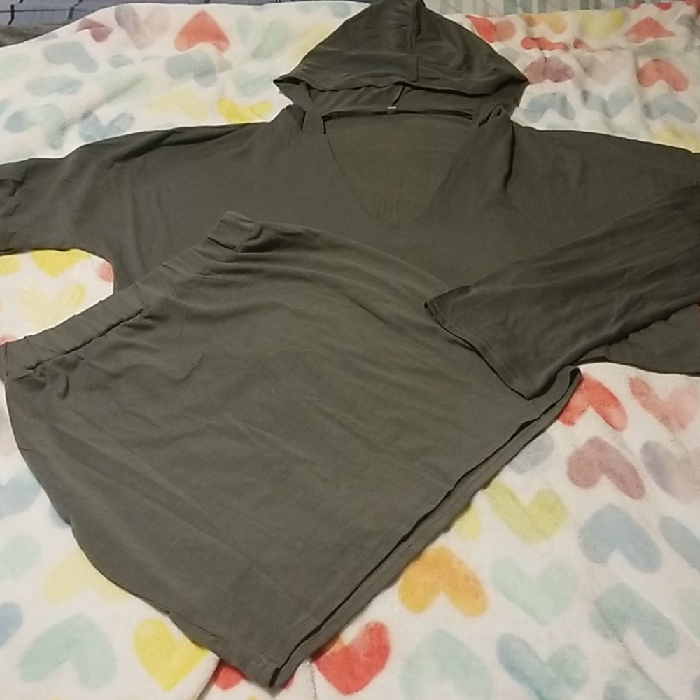 Hooded Grey Simple Skirt Set NWOT
